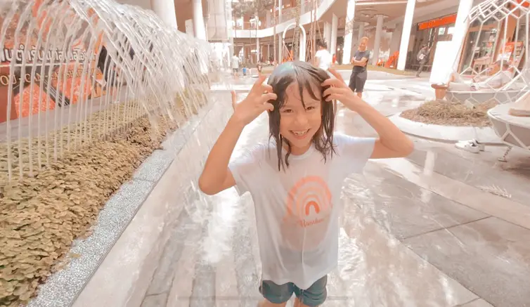 Best Things to Do in Bangkok with Kids : play in the water fountains at Mega Park